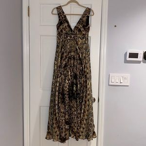 Nicole Miller gorgeous long dress / gown size 4